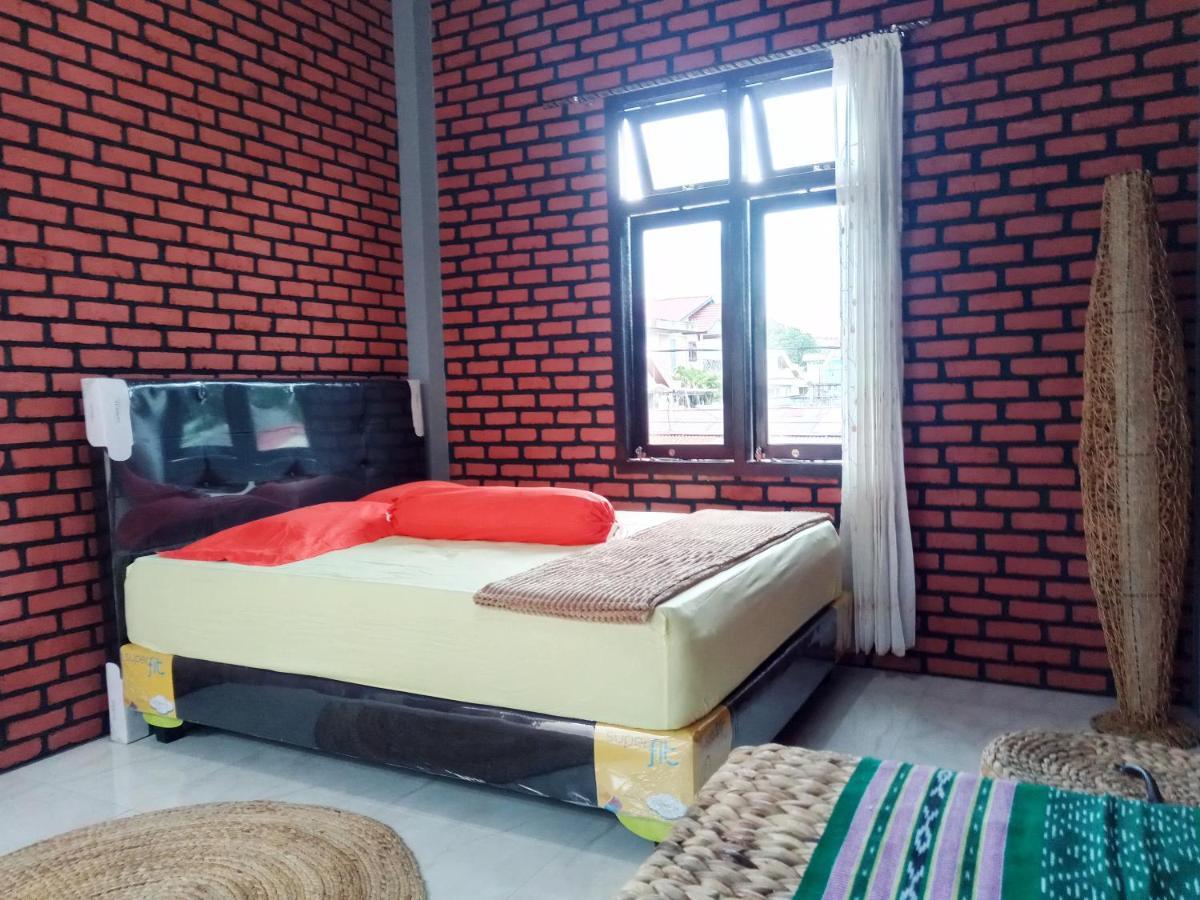Kurnia Homestay テルナテ エクステリア 写真