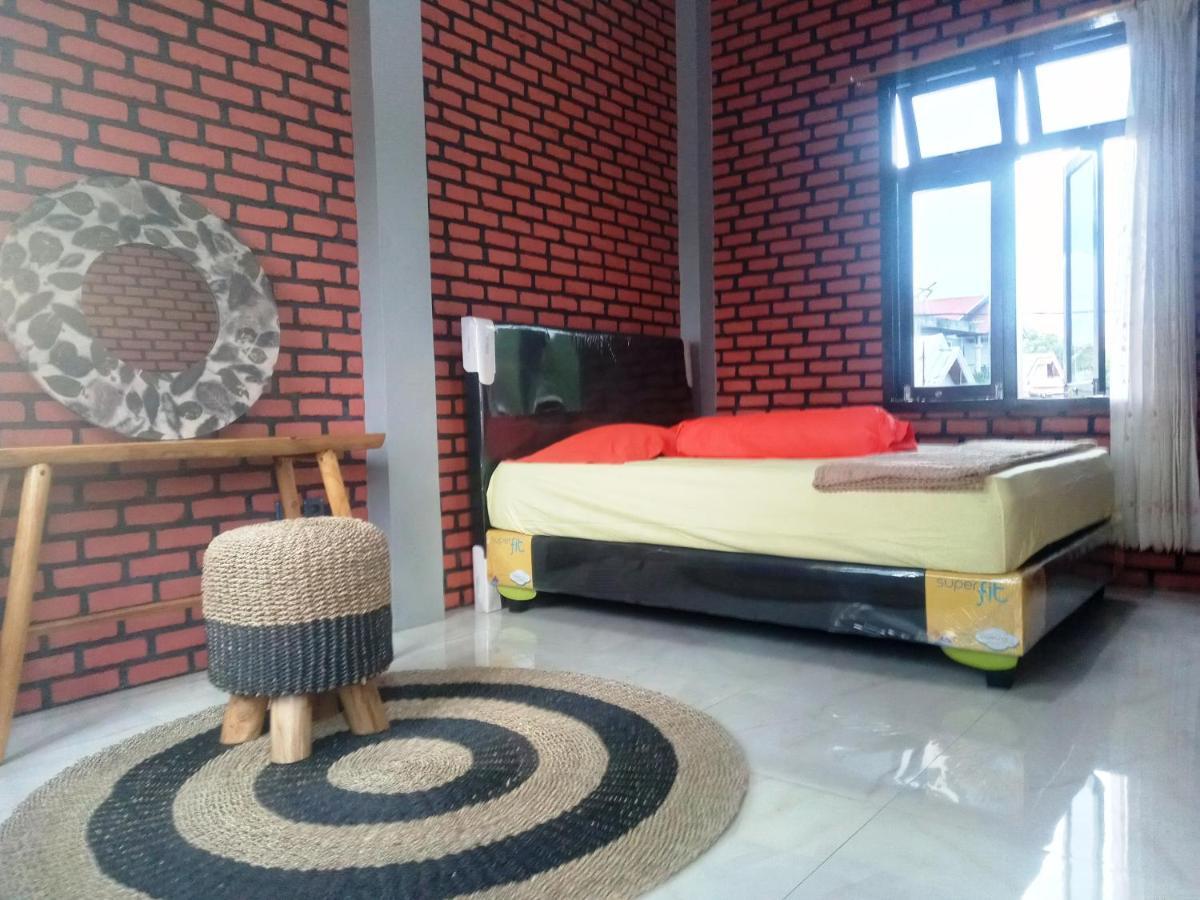 Kurnia Homestay テルナテ エクステリア 写真