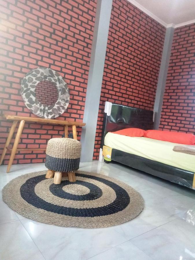 Kurnia Homestay テルナテ エクステリア 写真