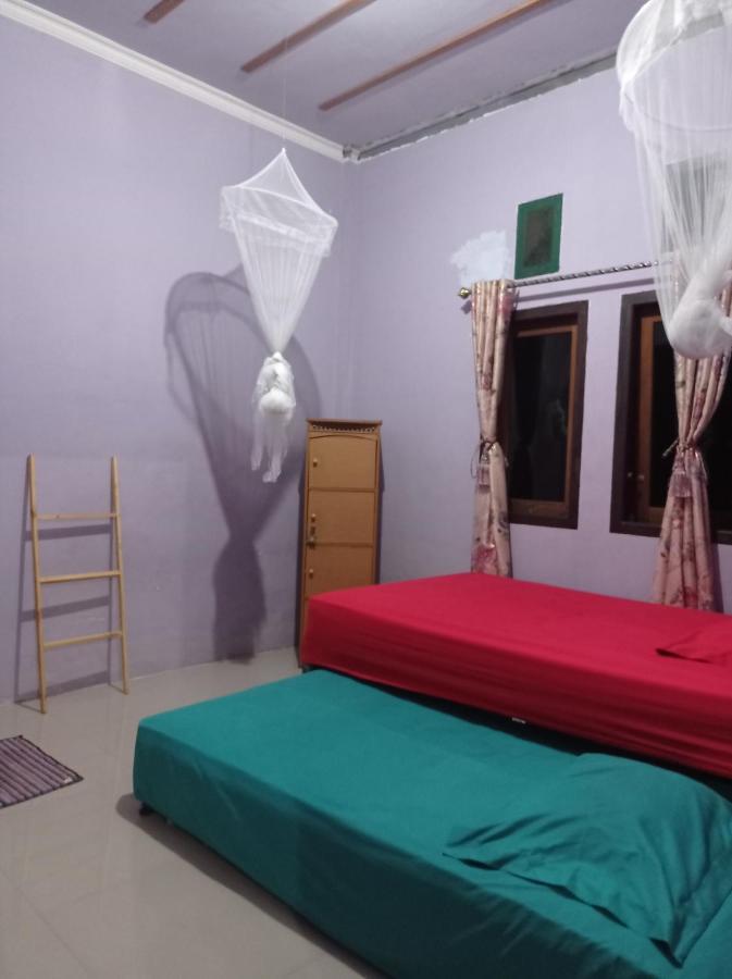 Kurnia Homestay テルナテ エクステリア 写真