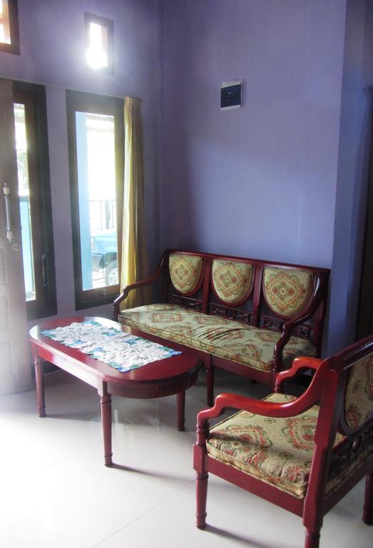 Kurnia Homestay テルナテ エクステリア 写真