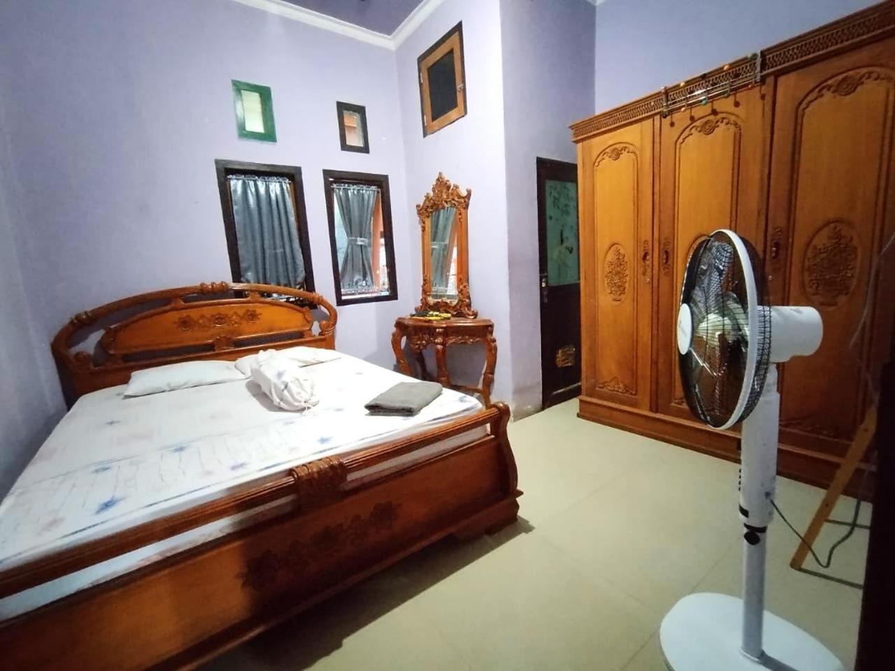 Kurnia Homestay テルナテ エクステリア 写真