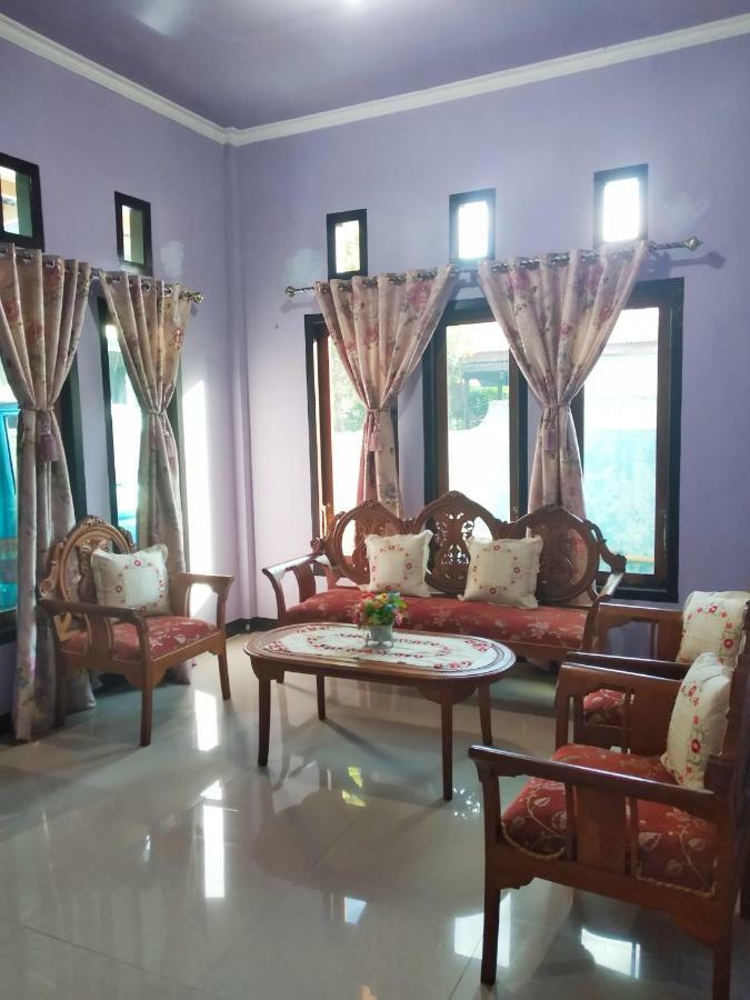 Kurnia Homestay テルナテ エクステリア 写真